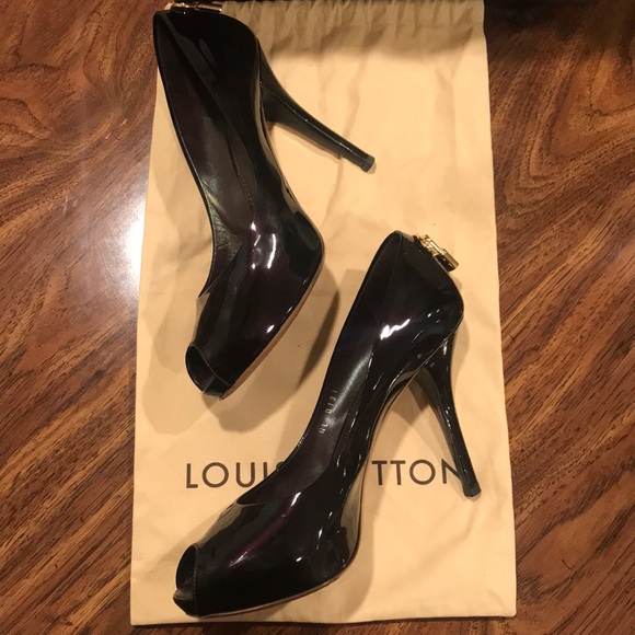 Louis Vuitton shoes. - Picture 4 of 7